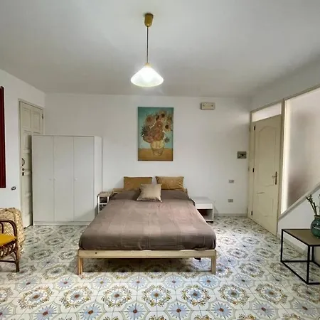 Casa Di Nicola_ Casetta Gialla
